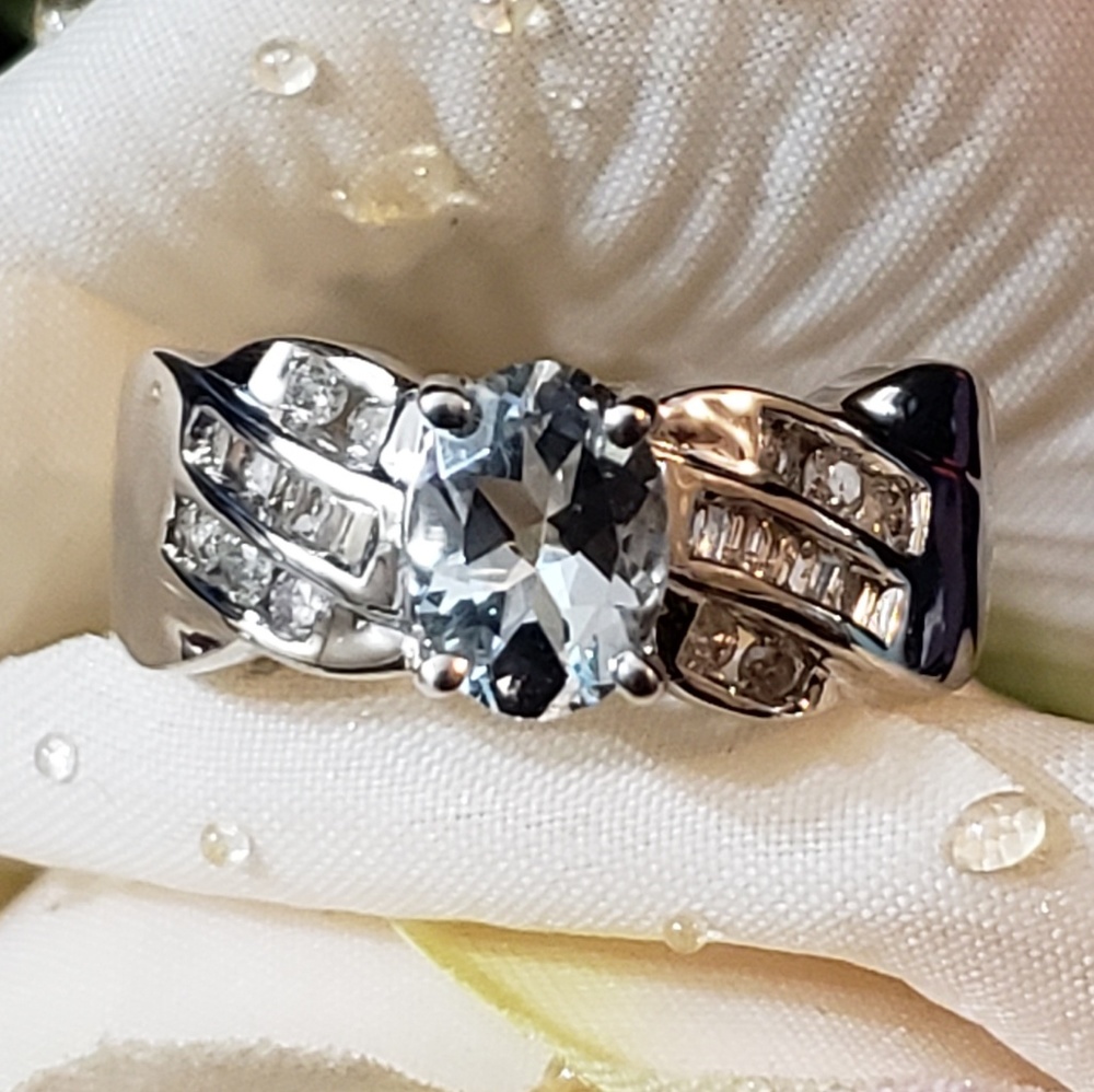 Special! Solid 10kt Wt Gold, Diamond & Aquamarine